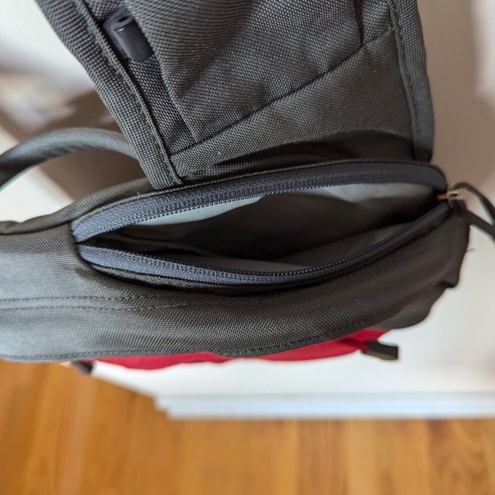 Osprey Veer Red Crossbody bag - Picture 8 of 13